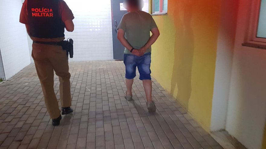 Homem é preso após ameaçar a companheira no Padovani