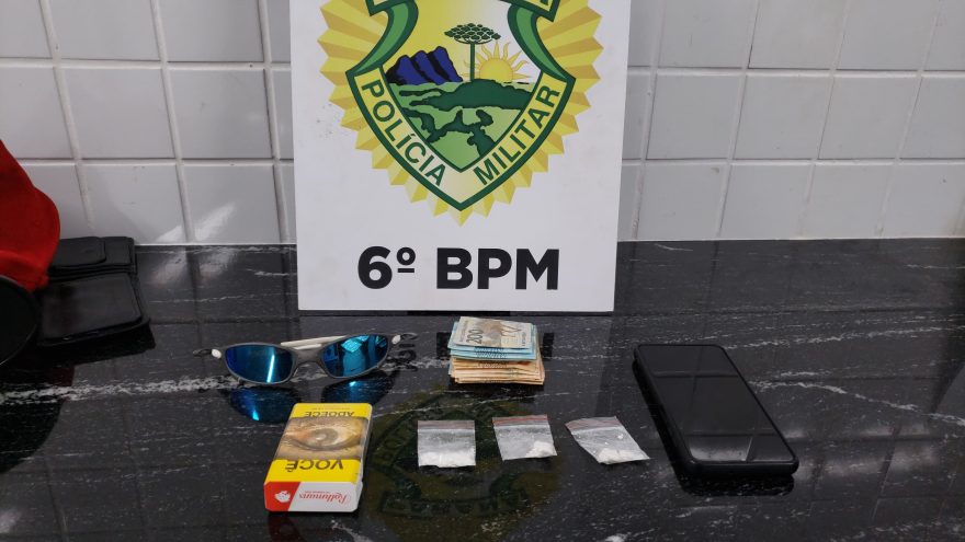 Condutor de Astra é detido com buchas de cocaína no Centro