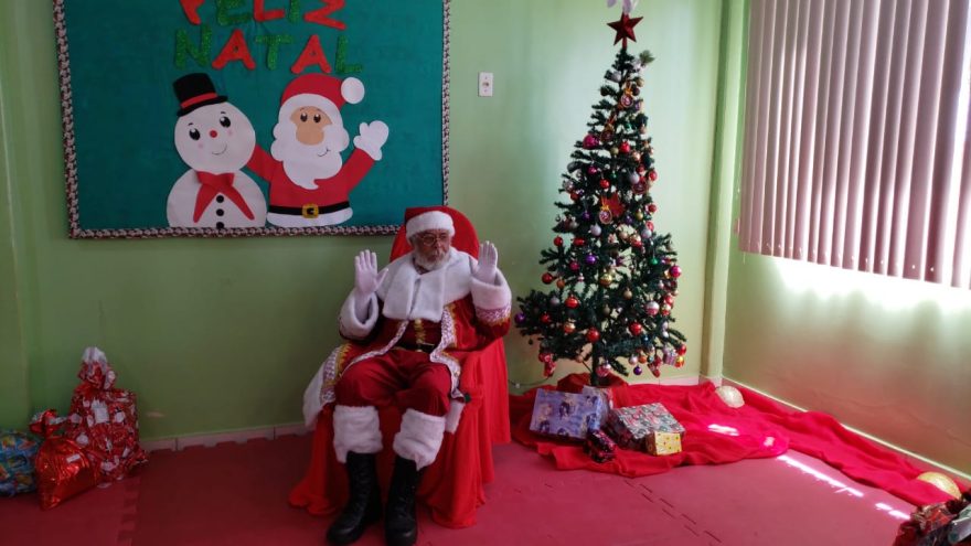 Caravana de Natal chega ao perímetro urbano de Cascavel para atender cartinhas das crianças