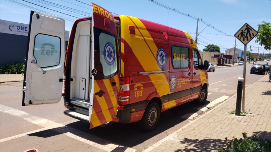 Bombeiros atendem vítima de queda no Bairro Santa Cruz, em Cascavel