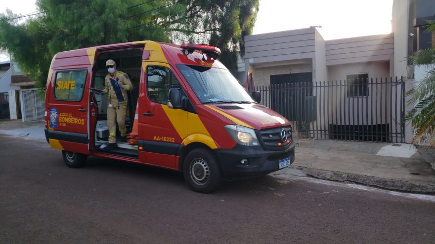 Mulher fica ferida ao cair de escada no Parque Verde