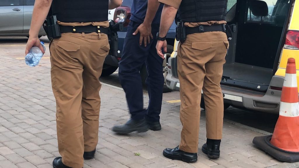 Homem é levado para Delegacia ao mulher se sentir ameaçada por ele