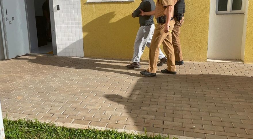 Venezuelano é preso após ameaçar familiares no Santa Felicidade