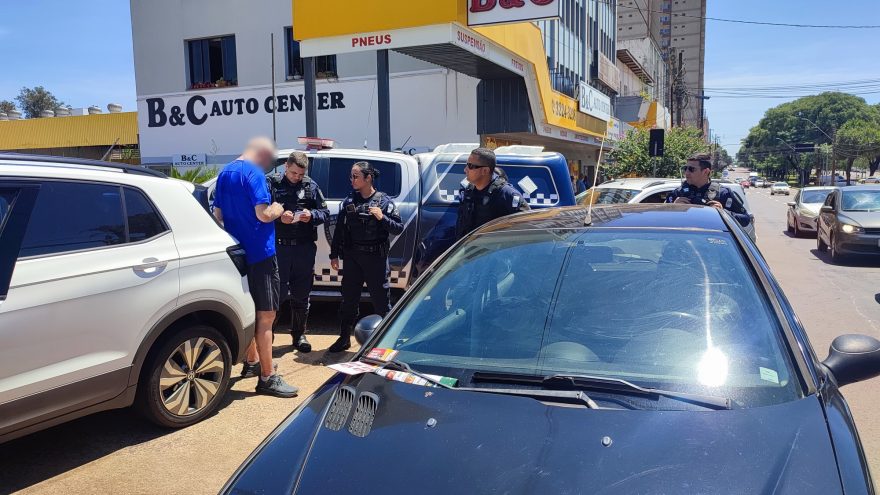 Motorista buzina, questiona competência da Guarda Municipal e é multado