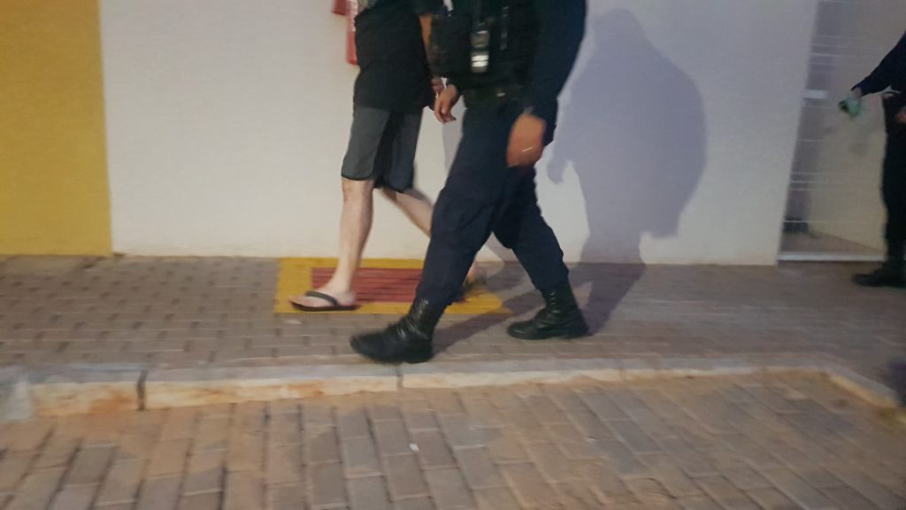Indivíduo é detido por agredir a companheira e de posse de maconha