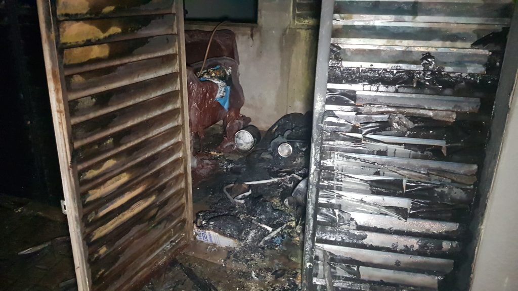 Incêndio em lixeira de condomínio mobiliza bombeiros ao Alto Alegre