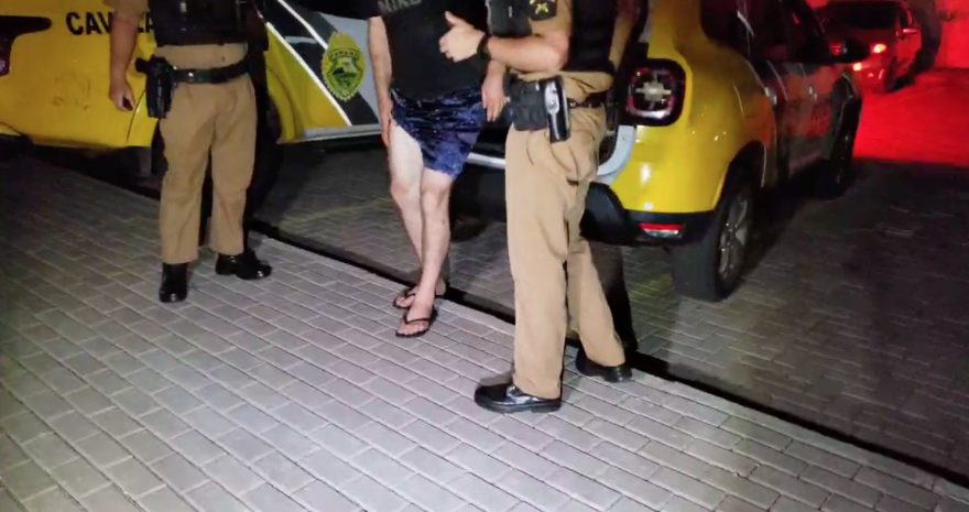 Homem cai de moto e é detido por suspeita de embriaguez em Cascavel