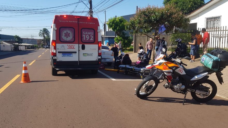Casal fica ferido em acidente de moto na Avenida Gralha Azul