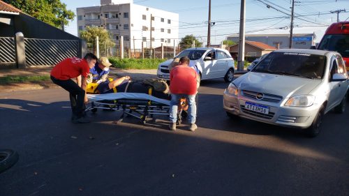 Jovem fica ferido em acidente na Avenida Rocha Pombo, em Cascavel Imagem referente a Jovem fica ferido em acidente na Avenida Rocha Pombo, em Cascavel