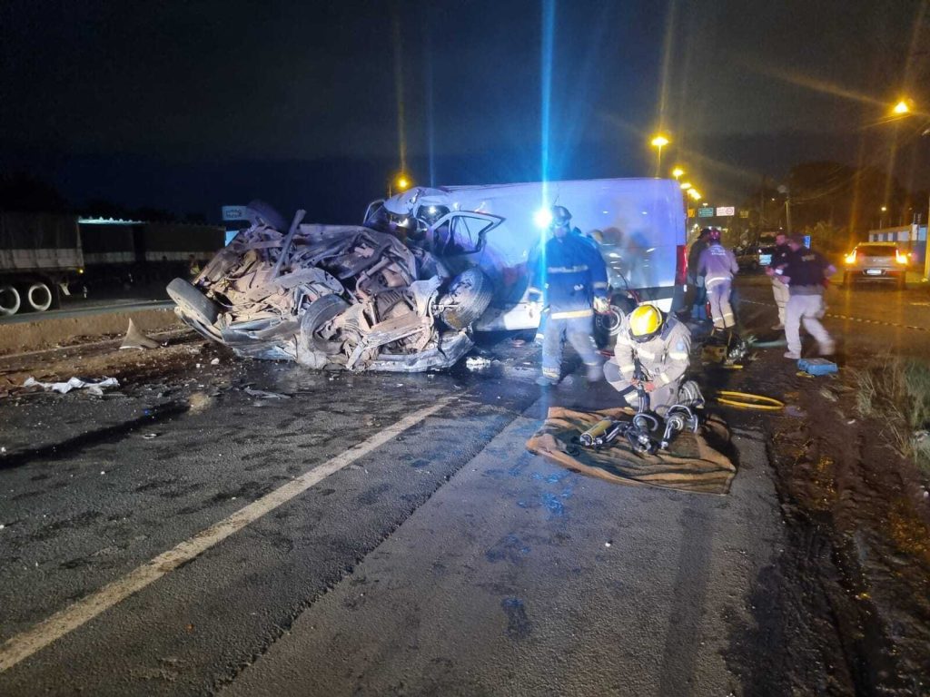 Acidente causa morte e bloqueio na BR-373, em Ponta Grossa