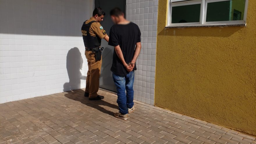 PM detém homem que estava em posse de Gol com indicativo de furto