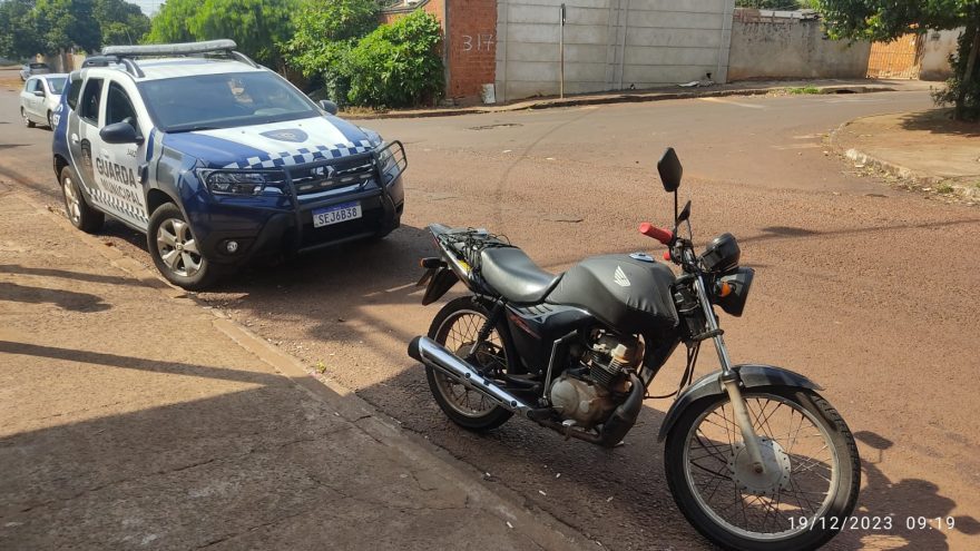 Homem é detido pela Guarda Municipal com motocicleta furtada