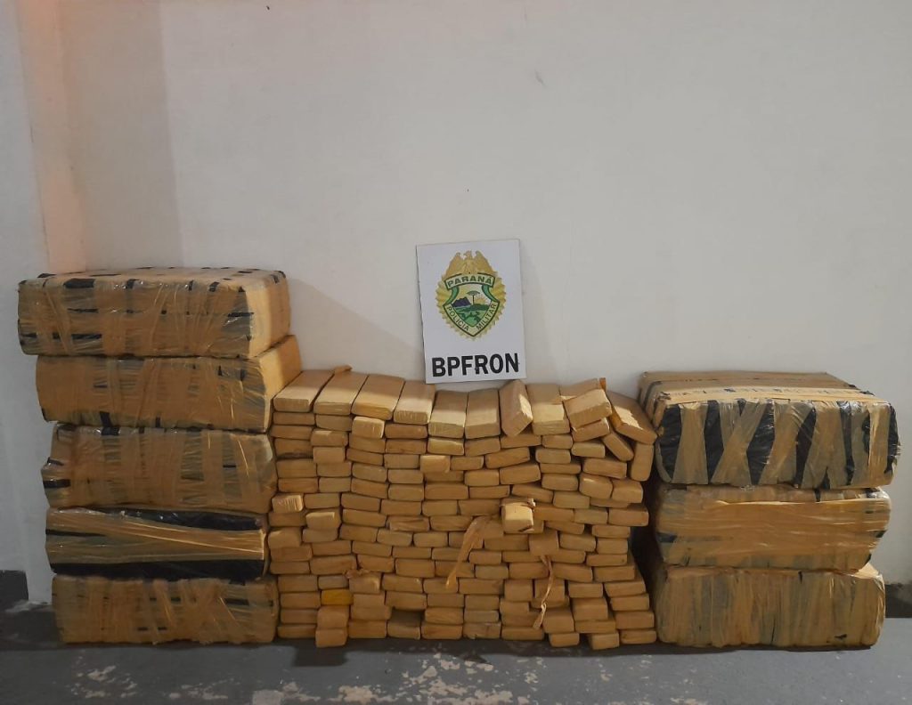 Adolescente é apreendido conduzindo carro com 300 quilos de maconha