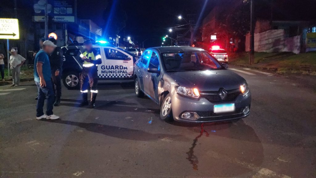 Forte colisão entre Logan e Kicks é registrada na Rua Europa