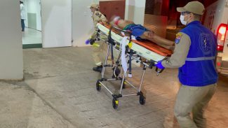 Homem é socorrido após ser agredido no Santa Cruz