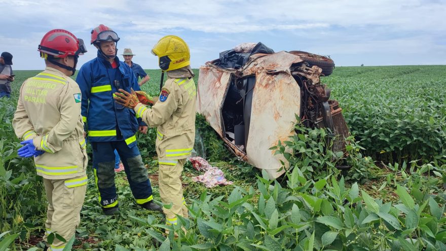 Acidente com morte é registrado na PR-486; capotamento ocorreu na madrugada e carro só foi encontrado nesta manhã