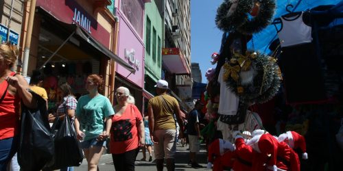 Imagem referente a Mais de 40% dos consumidores pretender ir às compras para o Natal