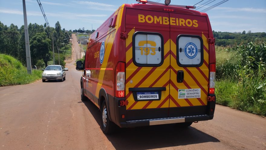 Homem sofre queda de motocicleta no Bairro Lago Azul