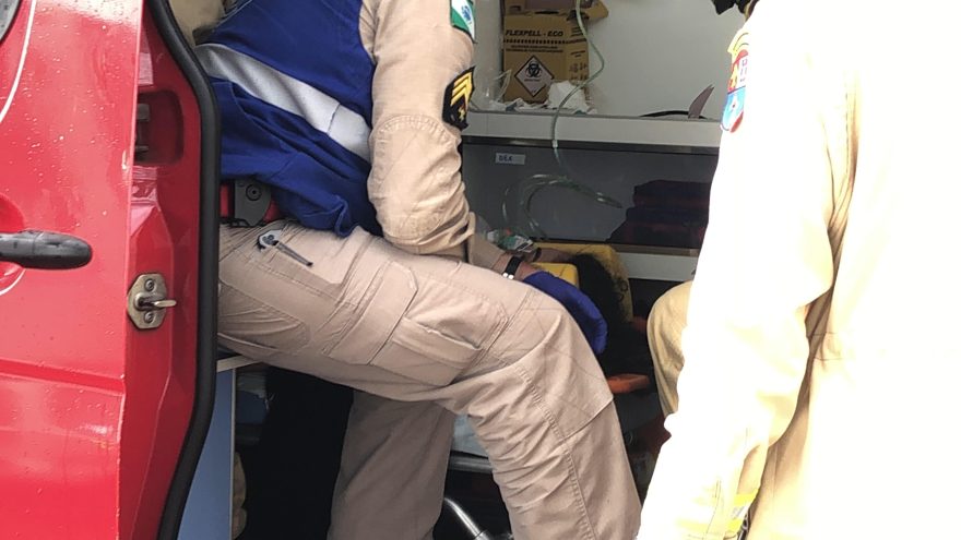 Jovem fica em estado grave após acidente de moto na BR-277 em Cascavel