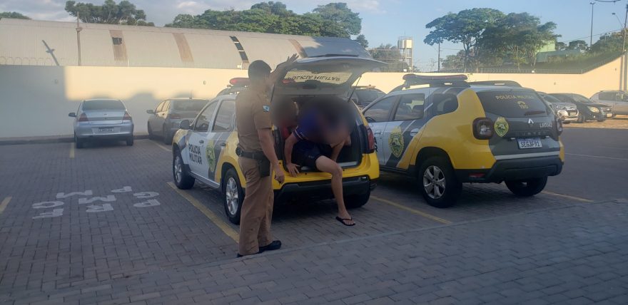 Ai que delícia o verão! Adolescentes são apreendidos após invadirem caixa d’água