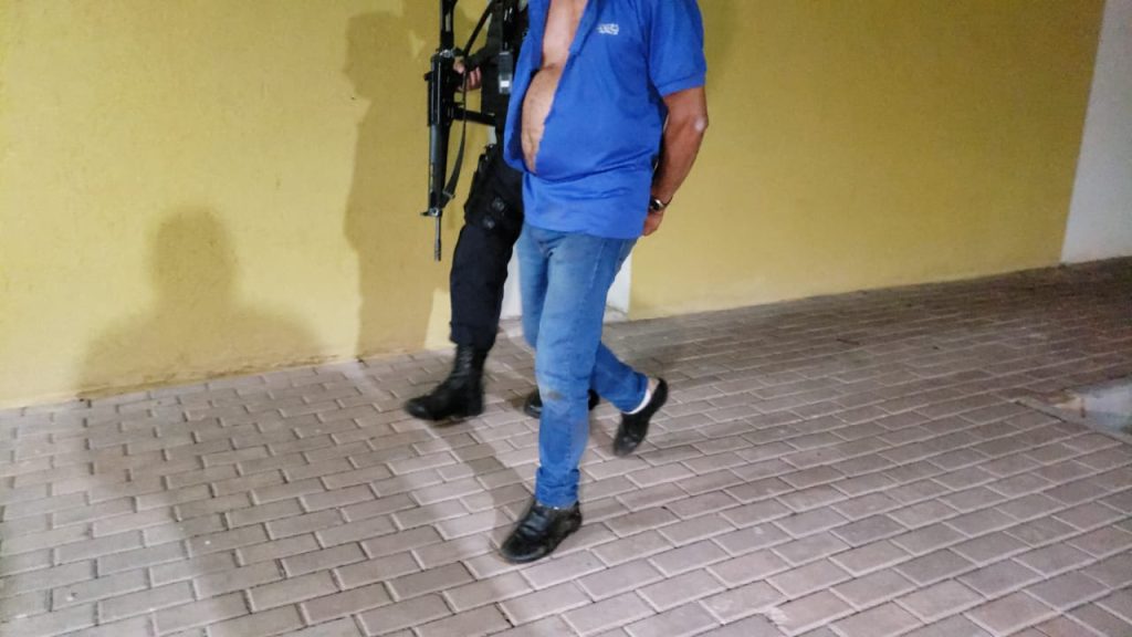 Casal entra em vias de fato e homem é detido por violência doméstica no Coqueiral