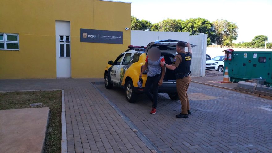Homem rouba celular e é pego passeando na frente da loja em Matelândia