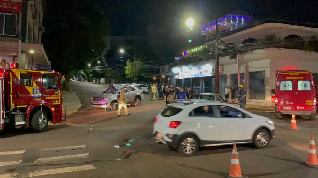 Acidente com capotamento é registrado no Centro