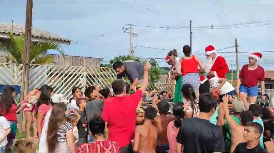 Pelo sétimo Natal seguido, grupo de amigos e empresários realiza distribuição de doces e presentes
