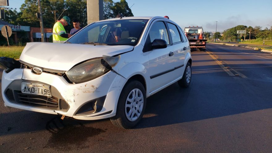 Veículos se envolvem em colisão no Trevo da Portal