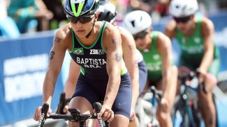 Triatleta Luisa Baptista permanece em estado grave após acidente