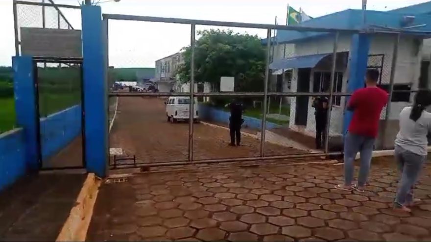 Após passarem a madrugada na fila, familiares não conseguem realizar visita aos presos da PETBC