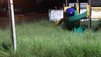 Abandono e perigo: Comunidade pede limpeza de praça no Floresta