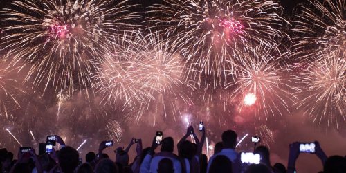 Imagem referente a Médicos alertam sobre riscos do manuseio de fogos de artifício