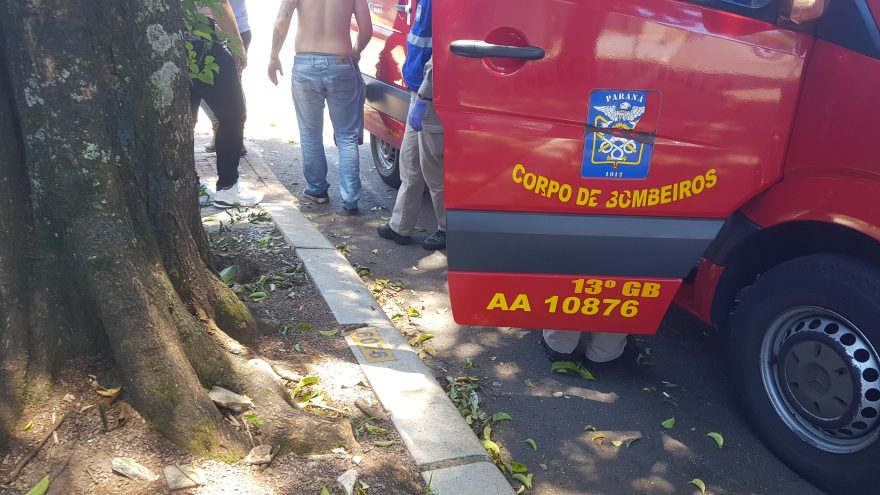 Motociclista fica ferido após colisão com Jeep Renegade no Centro