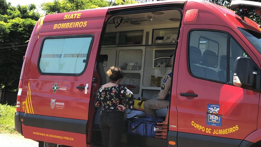 Após sofrer queda de moto, rapaz fica ferido no Santa Felicidade