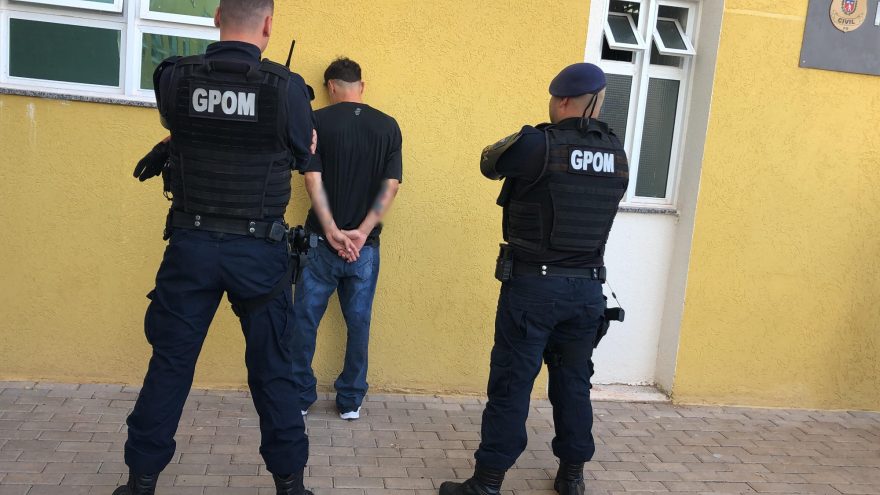 Ladrão é preso após furtar camisetas na Havan