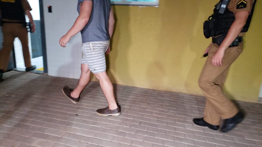 Violência doméstica: rapaz é detido ao aplicar “mata-leão” na companheira