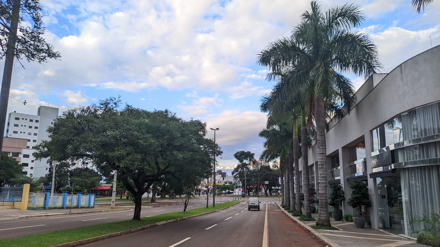 Quinta-feira de calor com possibilidade de pancadas de chuva em Cascavel