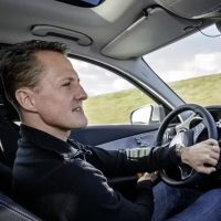 Imagem referente a Michael Schumacher passa por tratamento a bordo de Mercedes-AMG com 'sons de F1'