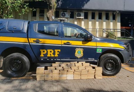 Casal é preso com quase 90 quilos de pasta base de cocaína Imagem referente a Casal é preso com quase 90 quilos de pasta base de cocaína