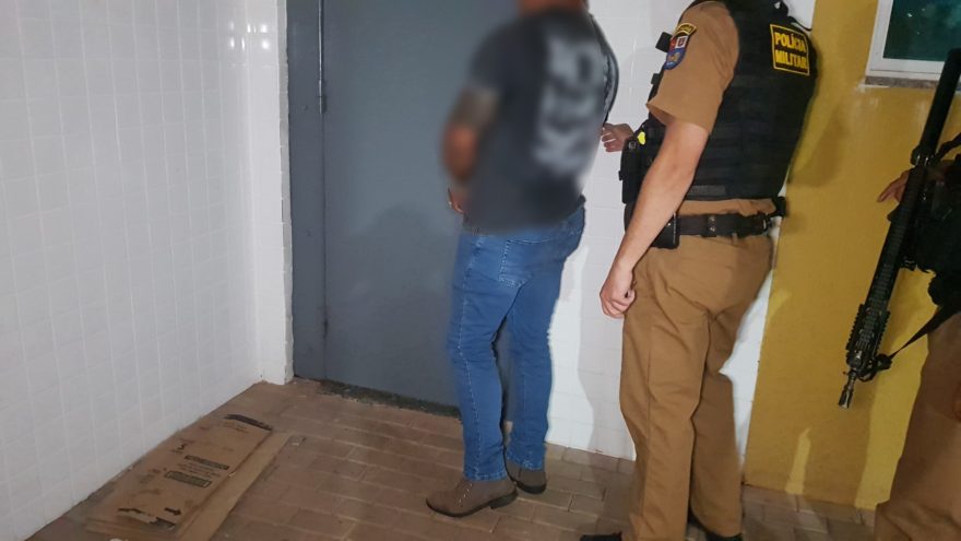 Armado com pistola de mentira, homem é preso no Santa Felicidade