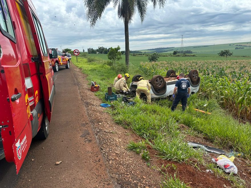 Motorista é ejetada durante capotamento e morre esmagada na PR-486