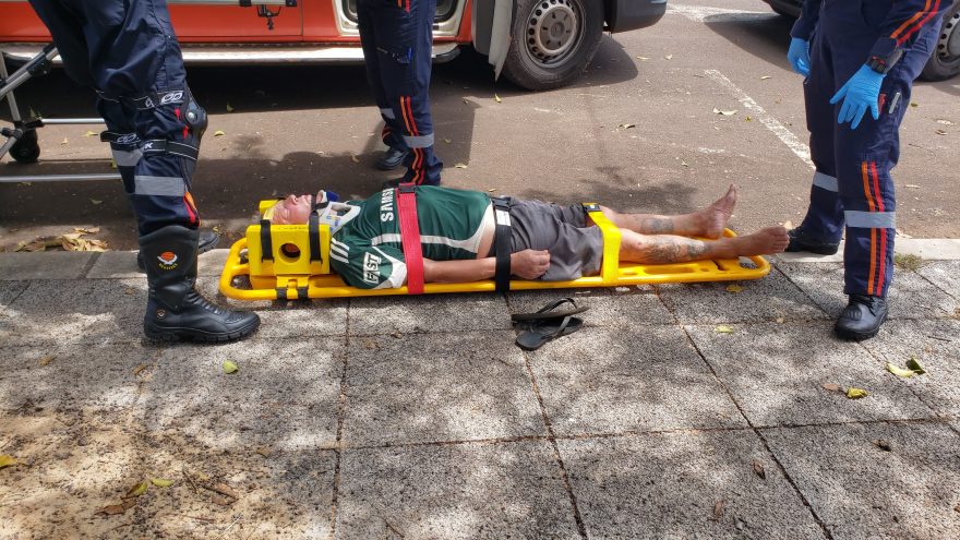 Homem é encontrado caído no Bairro Claudete e precisa ser socorrido pelo Samu