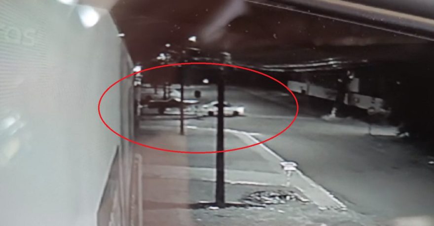 Câmera flagra furto de lancha e reboque no Bairro Maria Luiza
