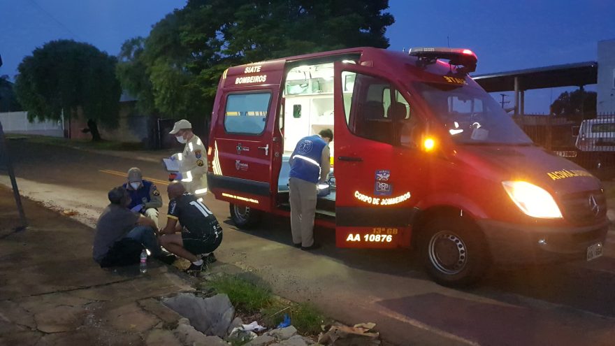 Idoso é socorrido pelo Siate ao cair na calçada no Universitário