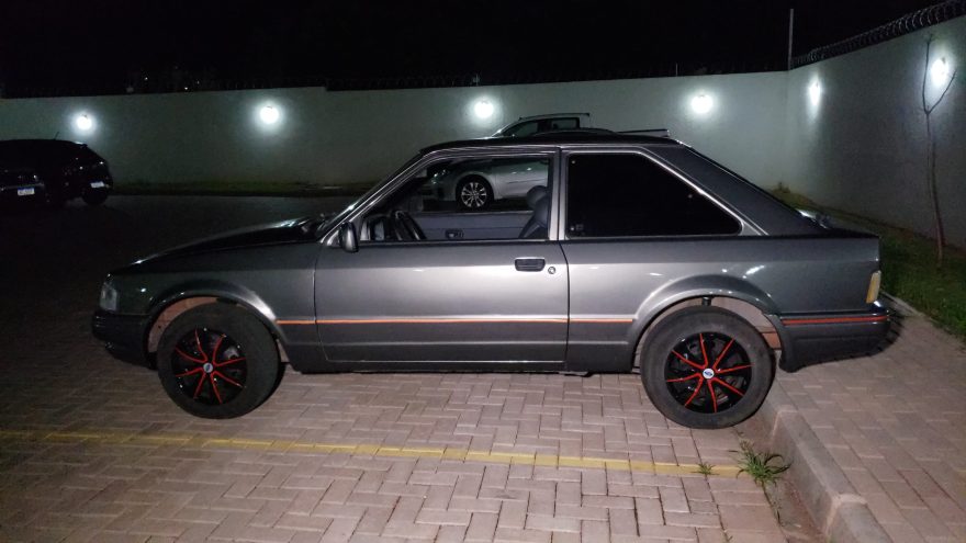 Trio é detido tentando furtar Escort no Parque Verde