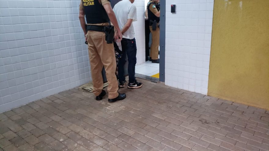 Mas você tá bravo? Homem é detido após quebrar tudo em Catanduvas