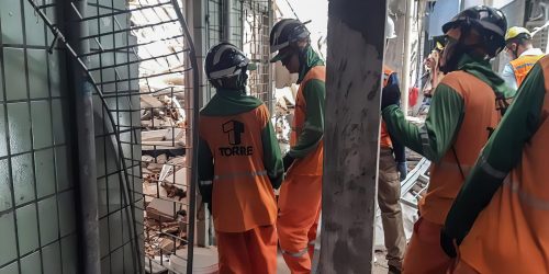 Imagem referente a Prédio desaba e mata três pessoas em Aracaju