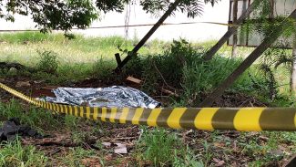 Corpo encontrado em terreno baldio é de Evandro Luiz Rodrigues, de 45 anos