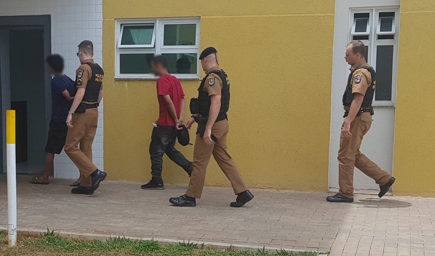 Suspeitos de tentativa de furto de veículo são presos pela PM